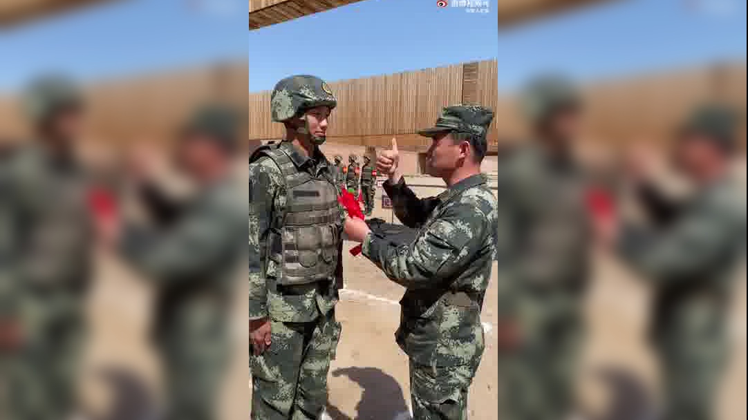 新兵中的"神枪手",首次射击打出50环.(魏俊刚 李飞)