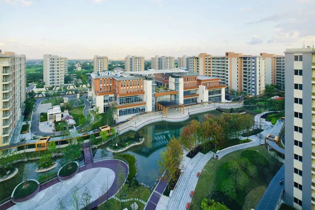 位于上海市张江科学城国际医学园区的太平小镇·梧桐人家