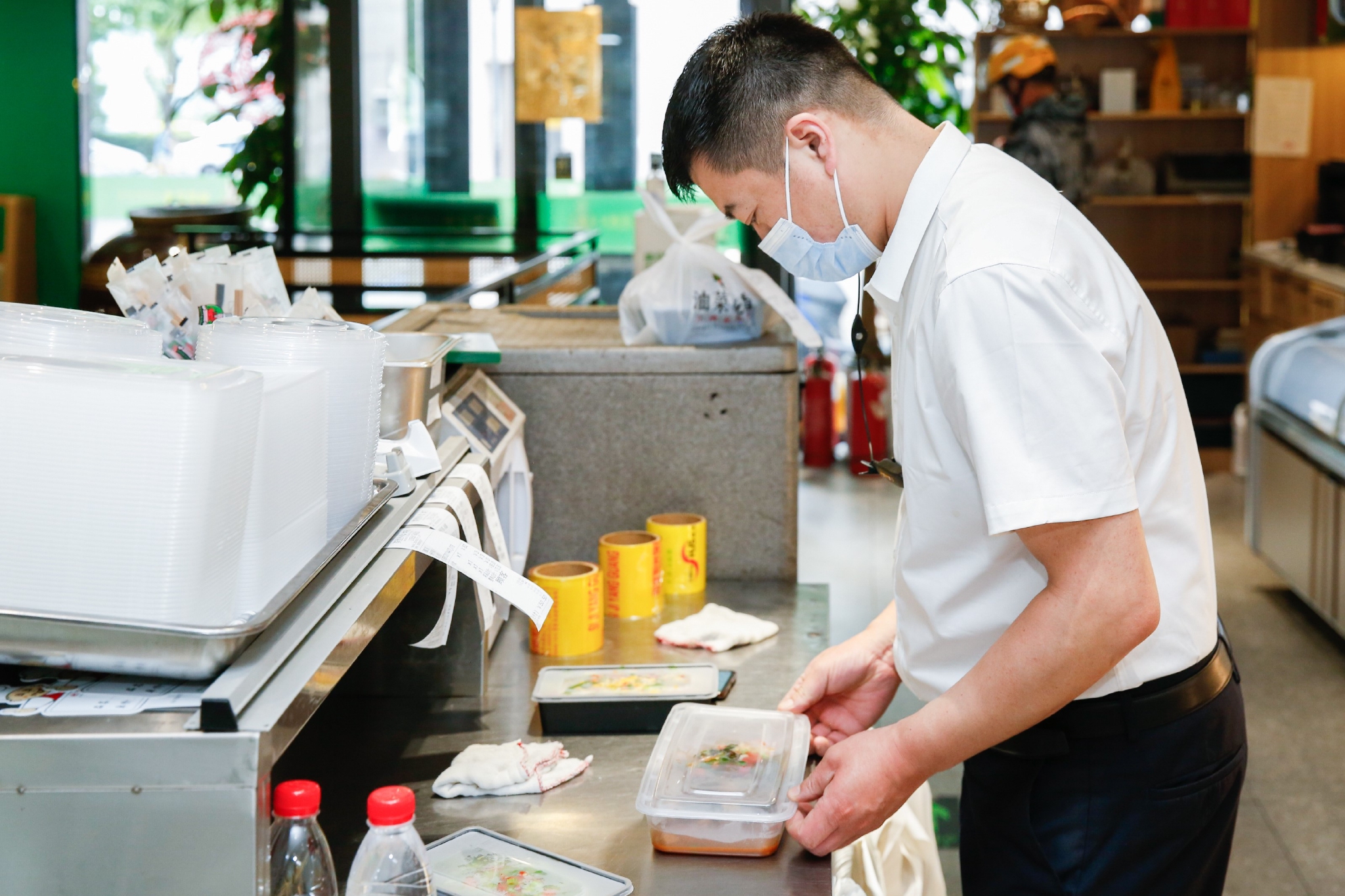 图注:北京某餐厅打包外卖菜品 来源:网络