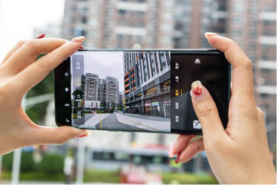 Find X2标准版首发索尼708，全系超感屏+65W超闪