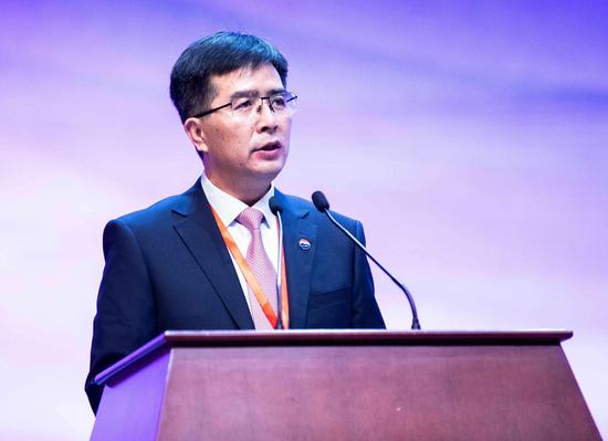 茅台集团党委委员,副总经理高山主持会议