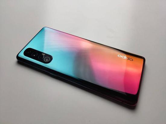 (参与本次测试的OPPO Reno3 Pro)