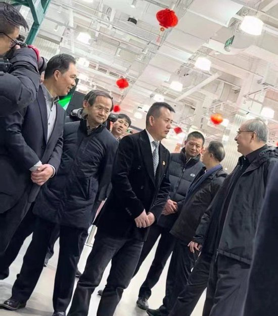 春节将至尹力殷勇来到商超公园供电服务中心等地检查要求确保城市安全