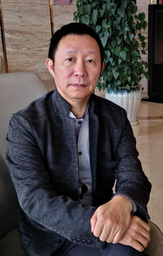 名家专访丨欧阳江河:我的诗可能真的是白酒,它有点烈了