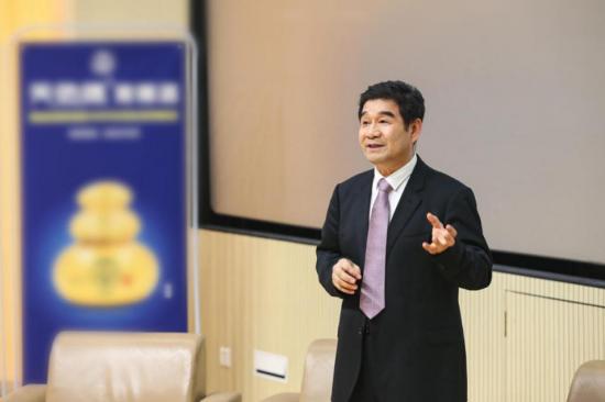 赛菲尔王义善从白手起家到开创新黄金时代的奋斗史