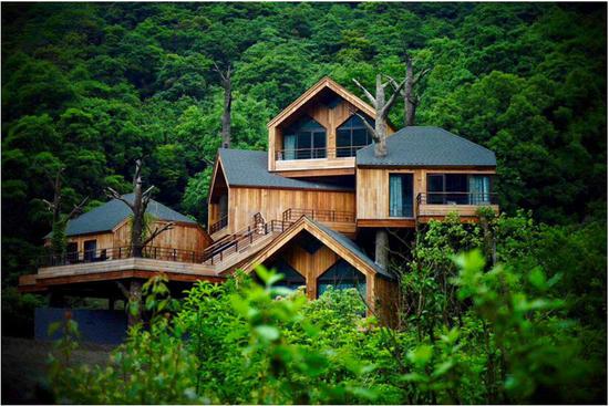 他负责的莫干山开元森泊度假乐园已基本竣工,将在8月逐步开放.