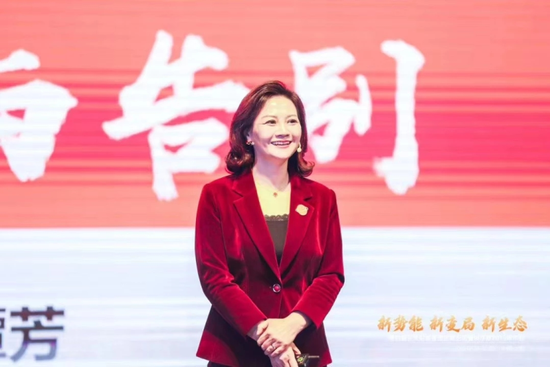 施莉珏律师:"从一个成功走向另一个成功,是第一座山;从一个失败爬向另