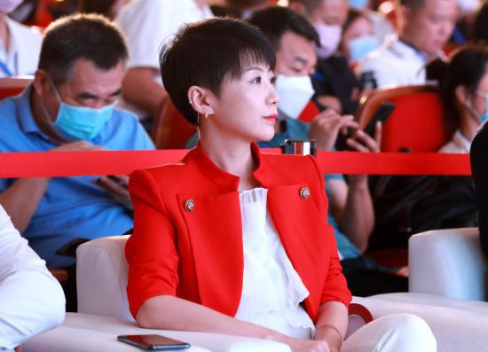 (健康有益董事长 李宇欣女士 图)健康有益董事长李宇欣女士表示,"小益