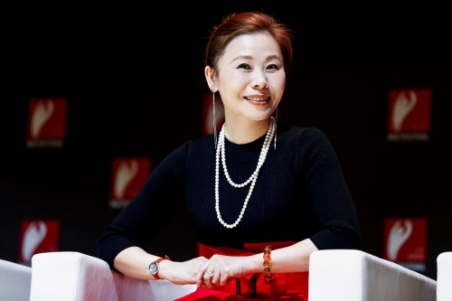 目标人群是关键在活动现场,芒果tv广告营销中心总经理万琳分享了逆势