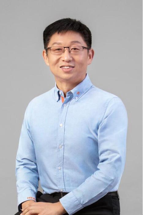 中国移动咪咕公司总经理刘昕,是工学博士并拥有工商管理硕士学位,在