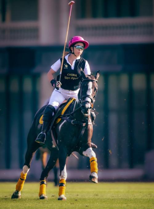 校和企业家,也是在牛津的赛艇训练班上,王石和1003 polo创始人罗斌