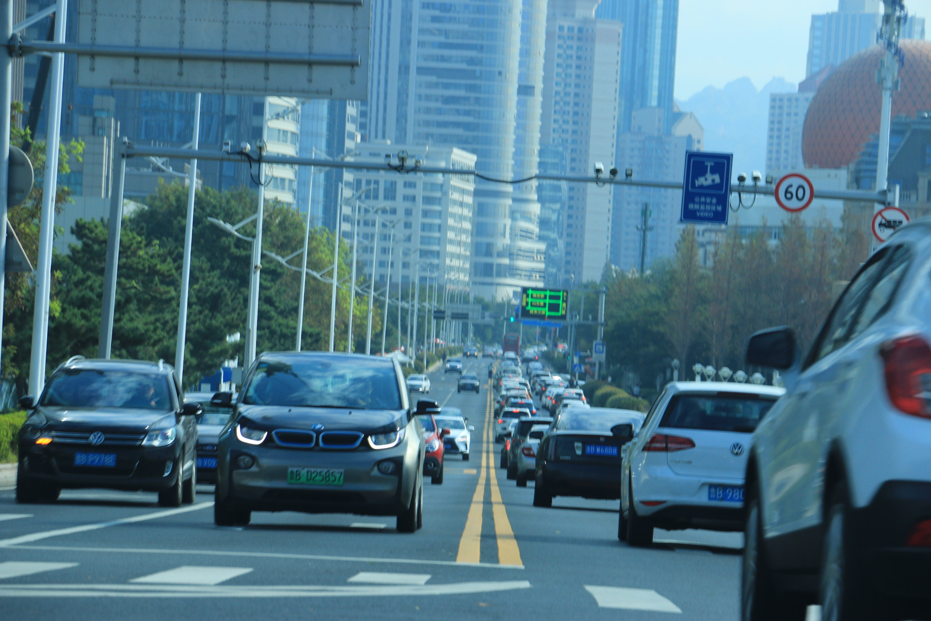 都市 车辆 街道-新浪汽车