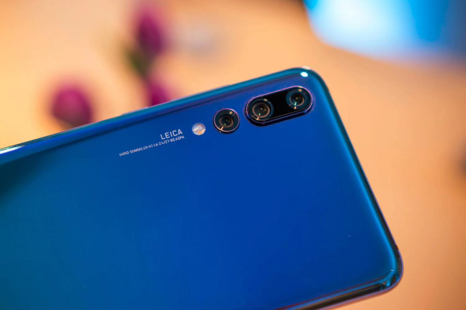 华为p20/pro震撼发布 性能强悍拍照霸气