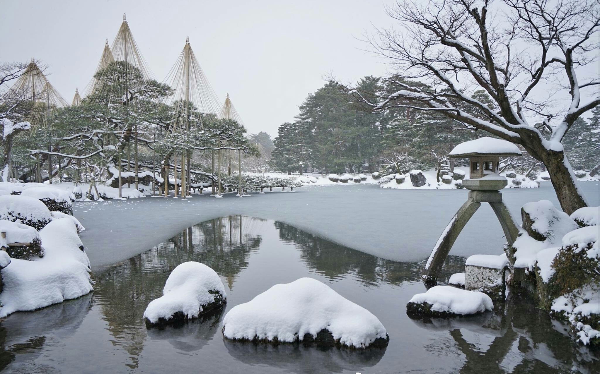 日本三大庭园之首～金泽兼六园之雪景