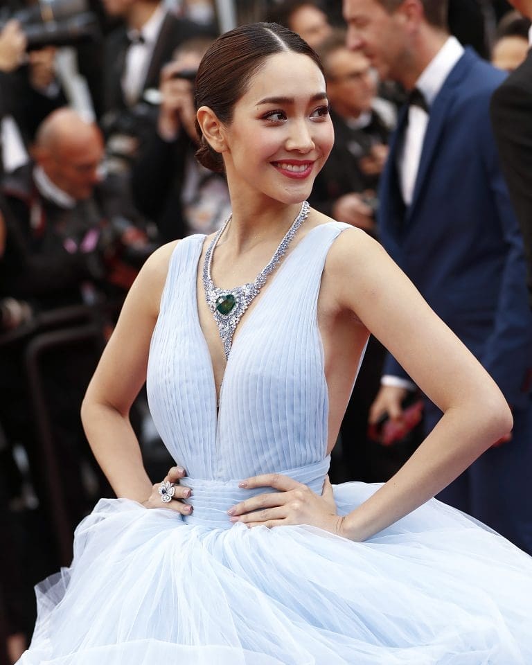 戛纳电影节泰国女星邱敏敏太仙了