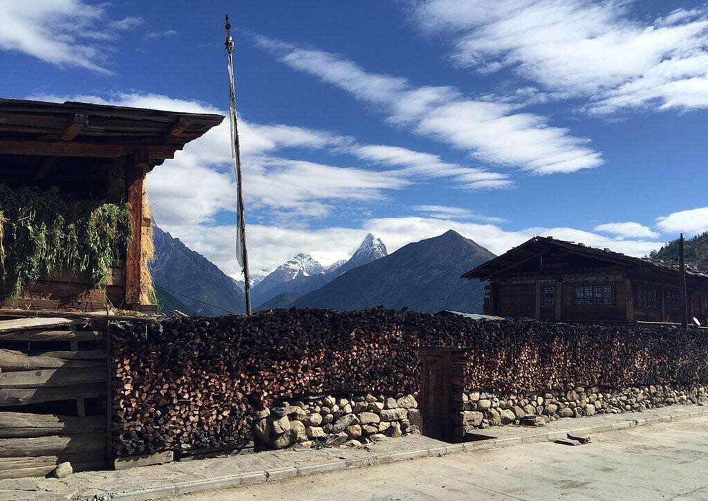 【 结巴村,巴松措湖边的小秘境 …】_新浪看点