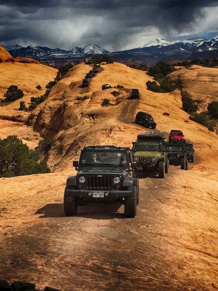 改装后的牧马人__财经头条