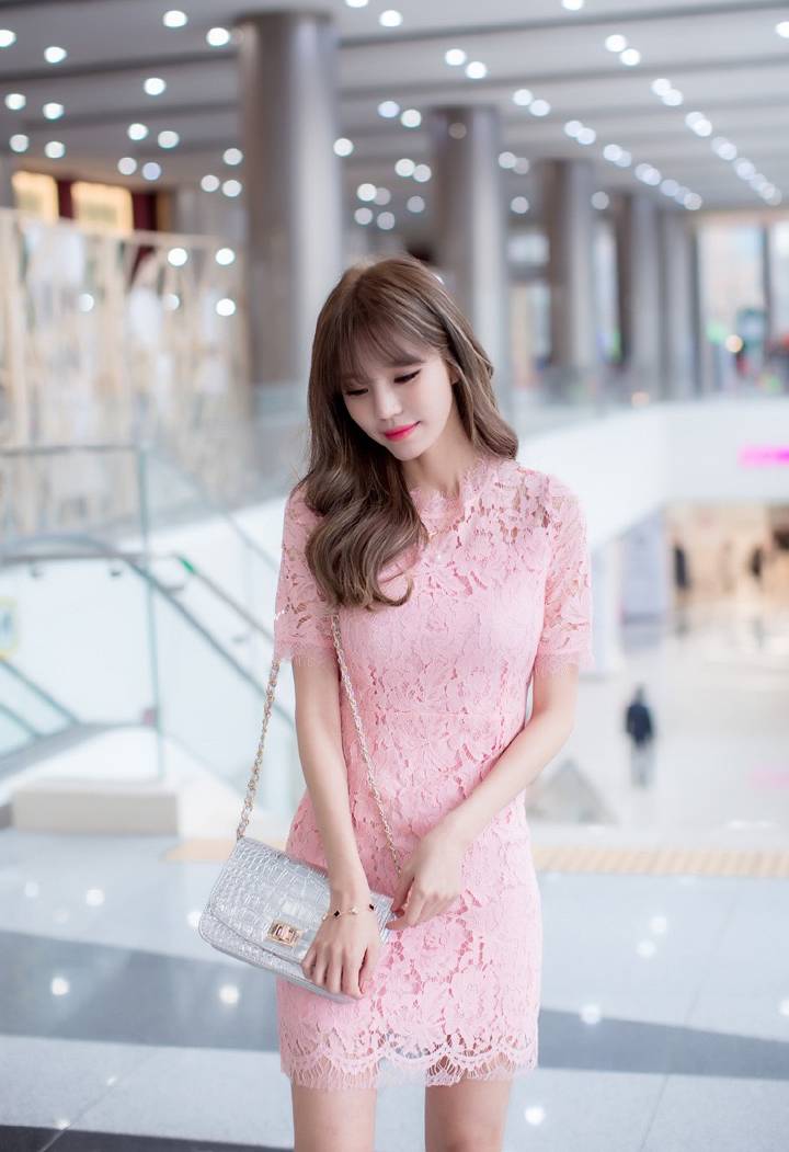 粉丝裙子粉色的心,粉色的美女最迷人.