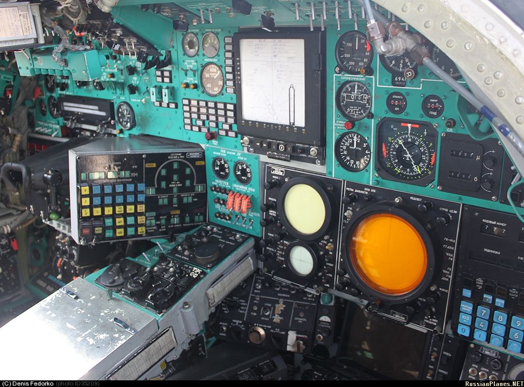 逆火轰炸机的座舱2逆火轰炸机的座舱1晨曦中飞行的逆火轰炸机4晨曦中