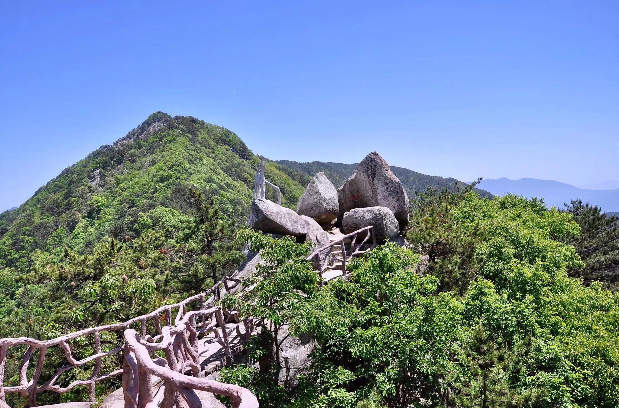 罗田 薄刀峰风光