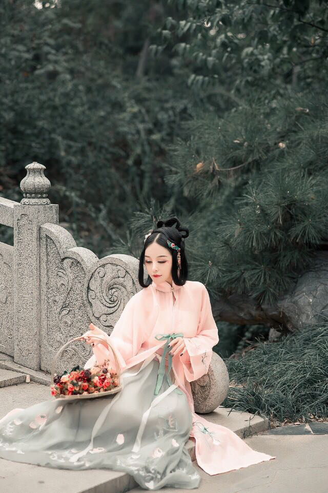 哪些小说有女主倾国倾城 这些女主角到底有多漂亮聪明