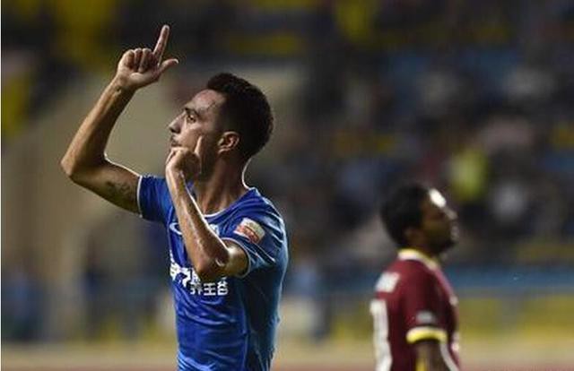 最佳阵容,荣昊、曾诚入选,球迷:五大联赛水平!