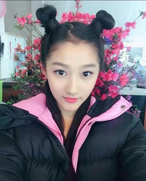 关晓彤自曝小学时就有追求者可是当时被她回骂拒绝