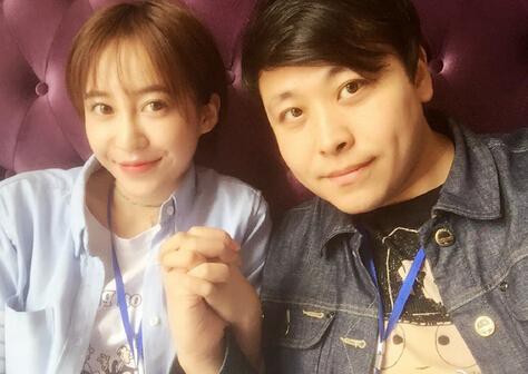 会弹吉他的男生从不缺女朋友,女生争着上位|郝浩涵|吉他|男生_新浪