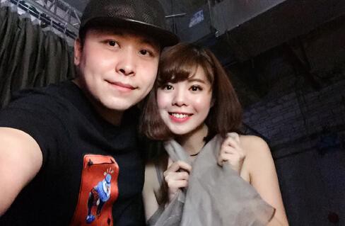 会弹吉他的男生从不缺女朋友,女生争着上位|郝浩涵|吉他|男生_新浪