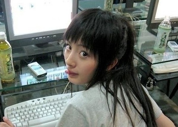 杨幂出道前素颜照曝光,清纯可爱不输郑爽赵丽颖