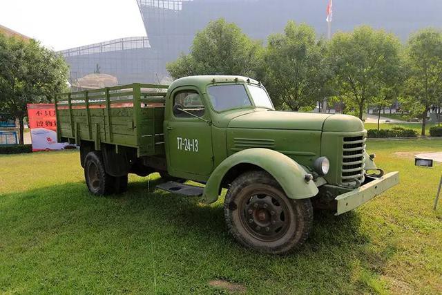 而150本身也是山寨于美国的万国牌中型卡车——kr11,可以说,中国第一