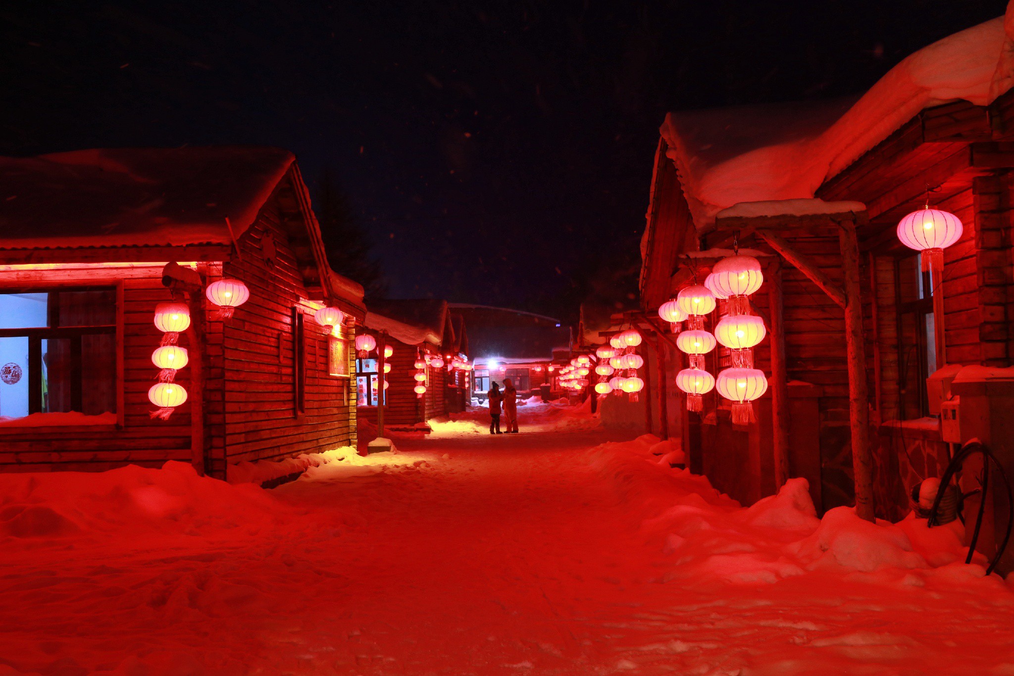 浓浓的东北雪乡之夜 仿佛回到了童年的家|雪乡|乡村|雪夜_新浪新闻