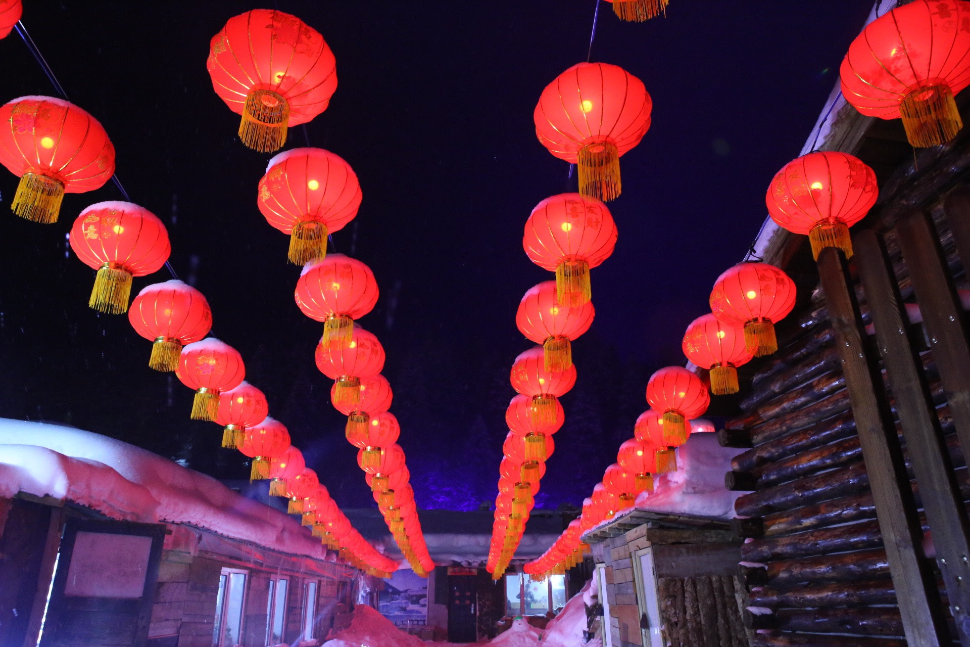 浓浓的东北雪乡之夜 仿佛回到了童年的家|雪乡|乡村|雪夜_新浪新闻