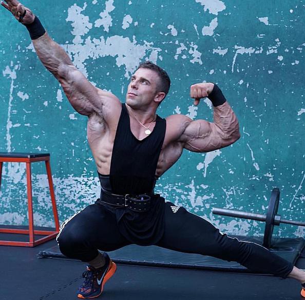 其中在健美界泰斗人物,阿诺施瓦辛格也为之钦佩.