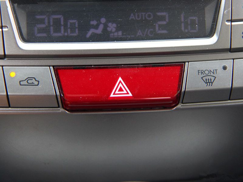 一言不合就开双闪?乱用要扣分的!-新浪汽车