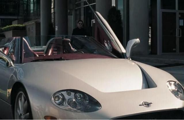 李连杰早立遗嘱,身患重病53岁似70,座驾闲置做慈善