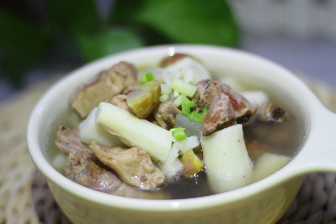 炖一锅清淡无油腻的山药鸭汤,干燥季节喝滋补又暖胃