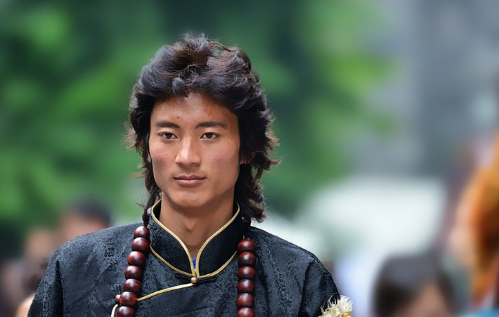 少女迷恋康巴汉子,三次离家出走去藏区!|藏族|男人|藏区_新浪新闻