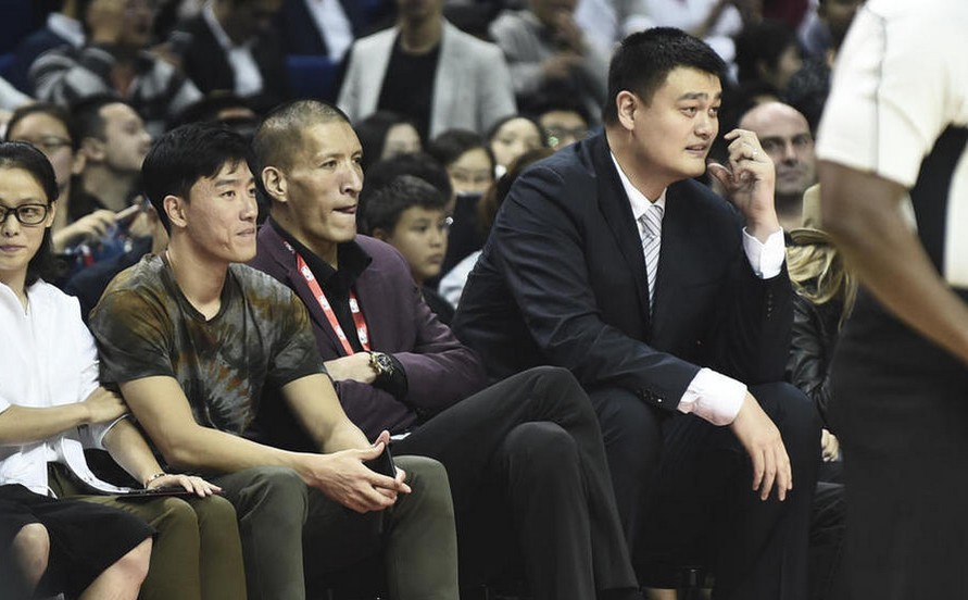 姚明,巴特尔重聚首,一个很富态,一个瘦得令人心疼