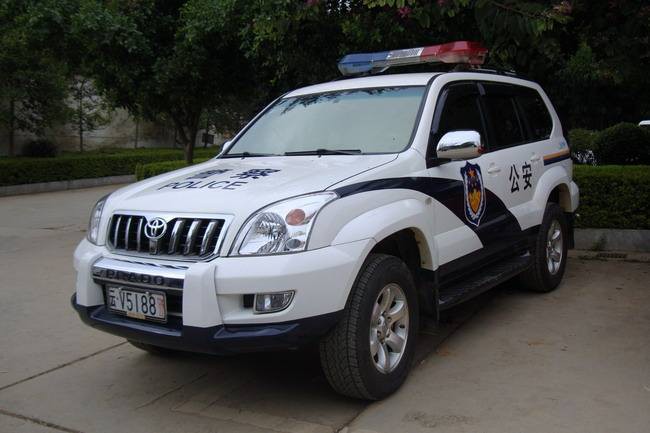 别只看迪拜豪华的警车 来看看国内有哪些