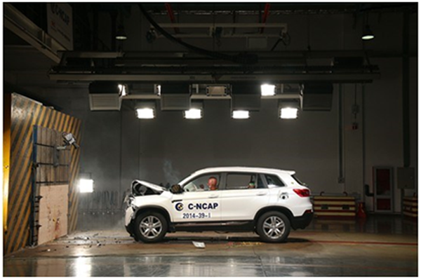 各国警用车配备PK 谁说一定要超跑？