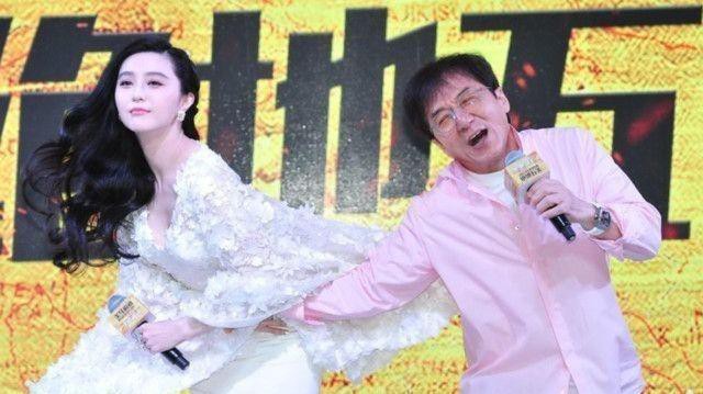 你看成龙这表情多喜欢范冰冰?为范爷惹怒了李冰冰!