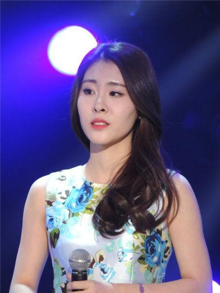 除此之外,还唱过《微微一笑很倾城》,《青云志》,《杨贵妃》,《花千骨