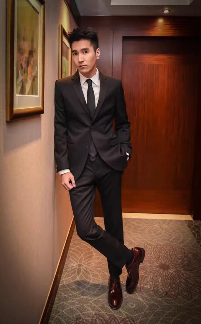 赵又廷李易峰,杨幂跟谁合作谁就火,扶摇男主有压力