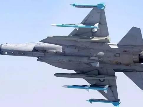 隐身版枭龙:我有了新技能! 来自飞行二次元 - 微博