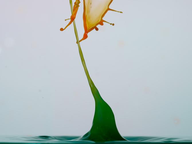 唯美的喷溅水花!静止的瞬间