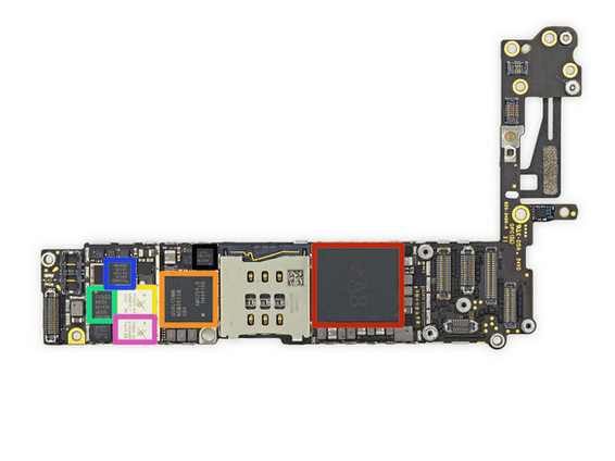 继续拆解主板,卸掉固定主板的螺丝后,主板用手便可以取下来了取下的