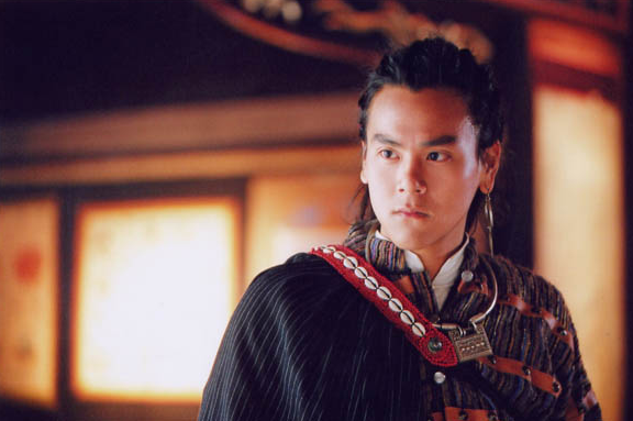 彭于晏在《仙剑奇侠传》中饰演"唐钰小宝"备受观众喜爱,之后他征战大