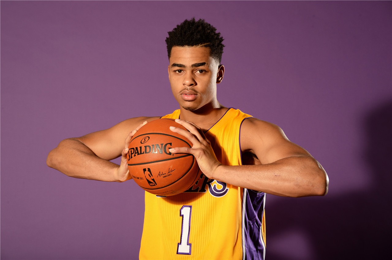 特里斯坦汤普森受伤离场,卡戴珊心里一紧