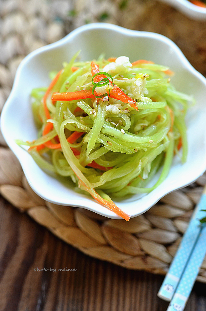 凉拌莴笋丝---清新爽脆好滋味